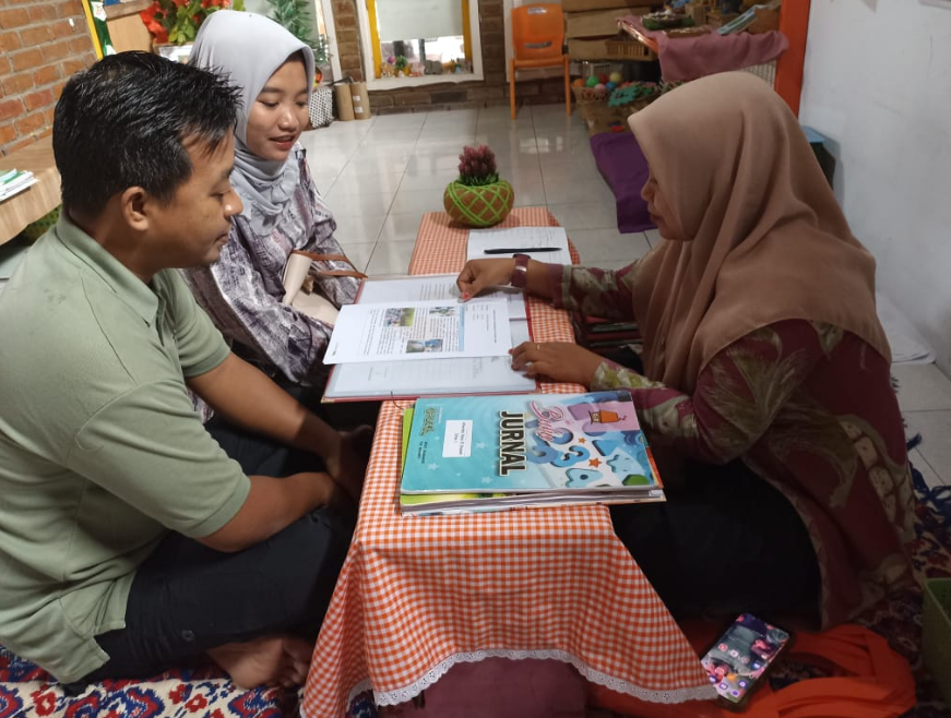 GEMAR (Gerakan Ayah Mengambil Rapot) di Al Izzah